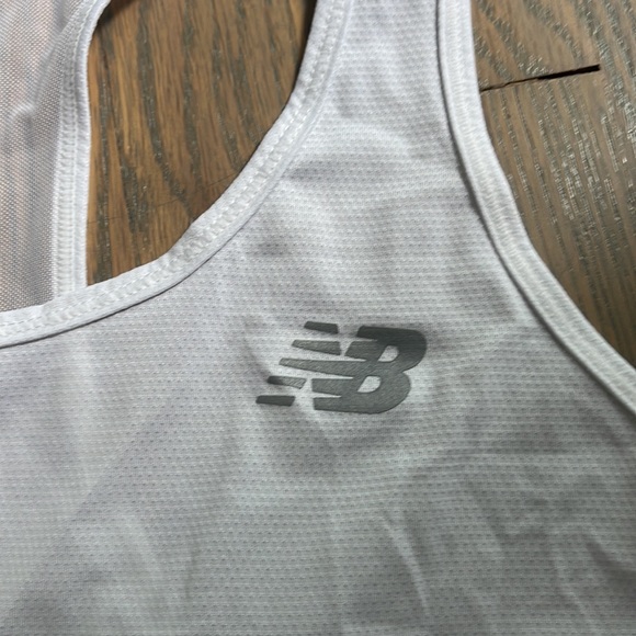 white new balance workout tank - Picture 2 of 4